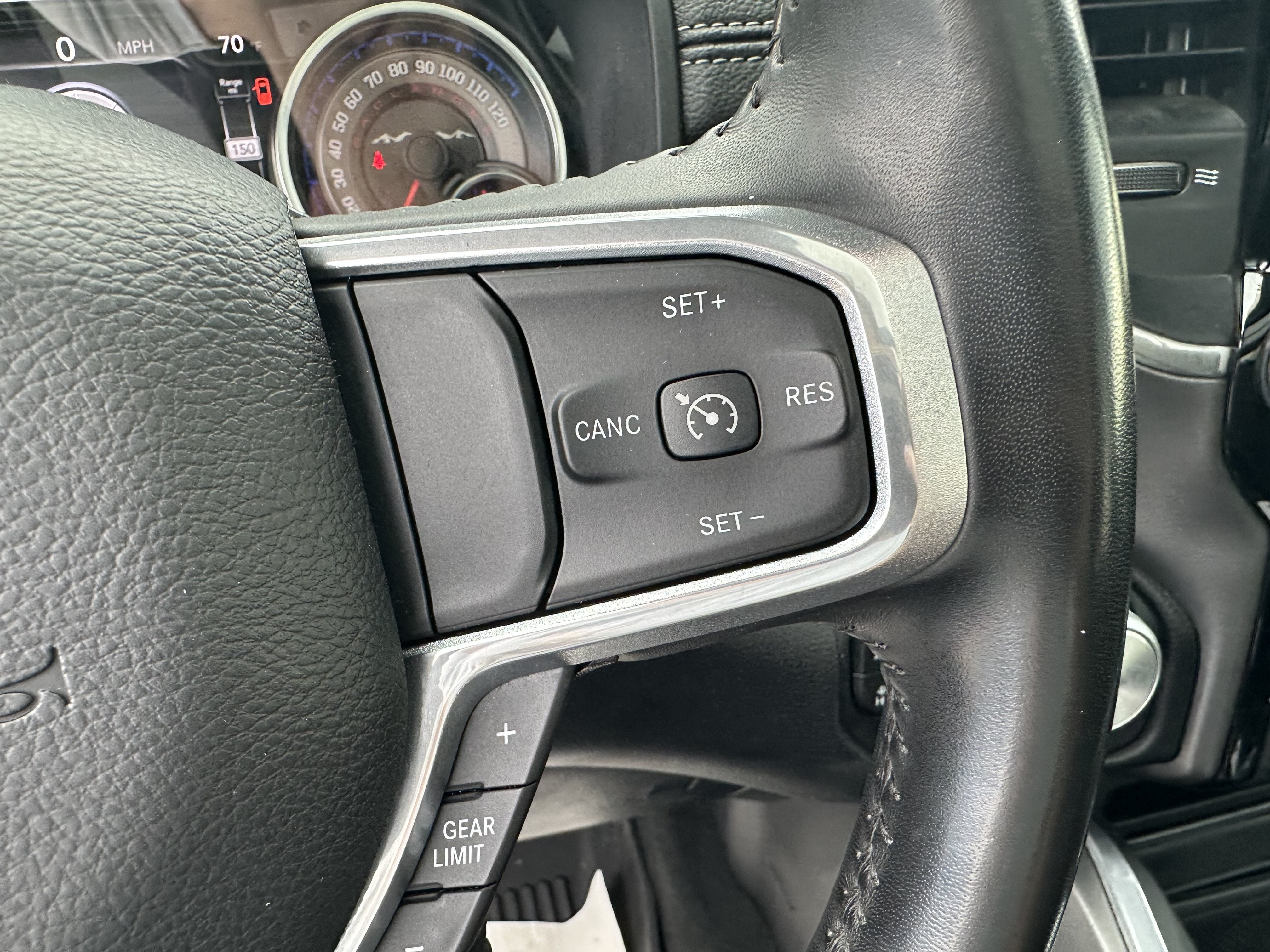 2022 RAM 1500 Laramie Crew Cab 4x4 5'7" Box