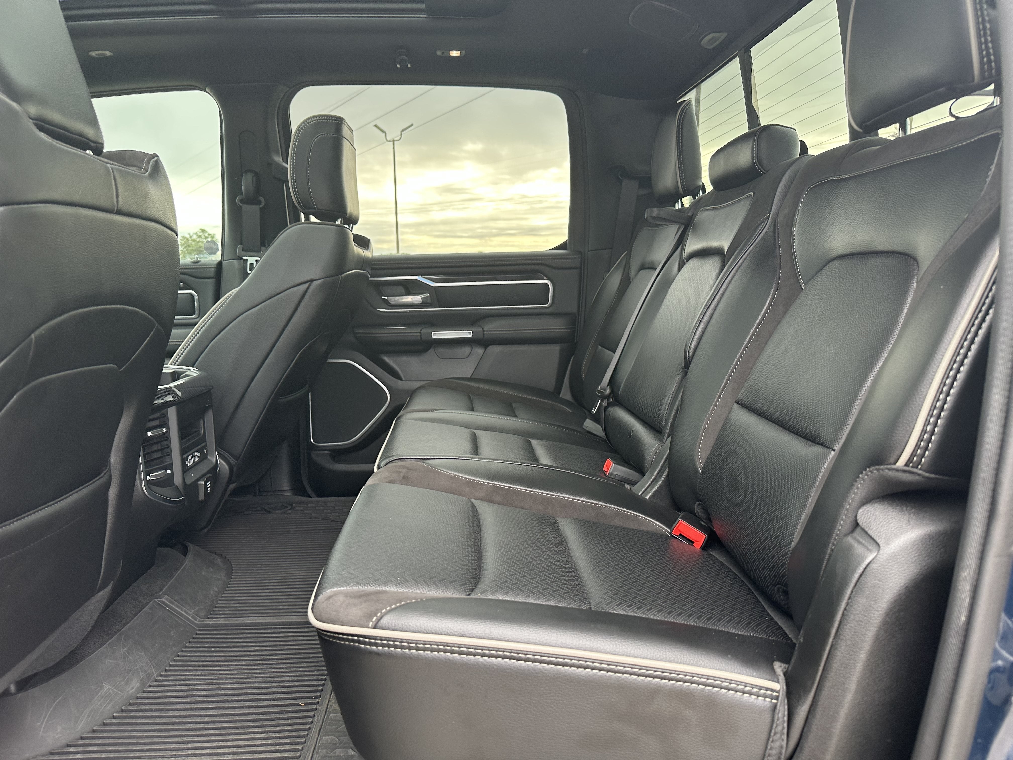 2022 RAM 1500 Laramie Crew Cab 4x4 5'7" Box
