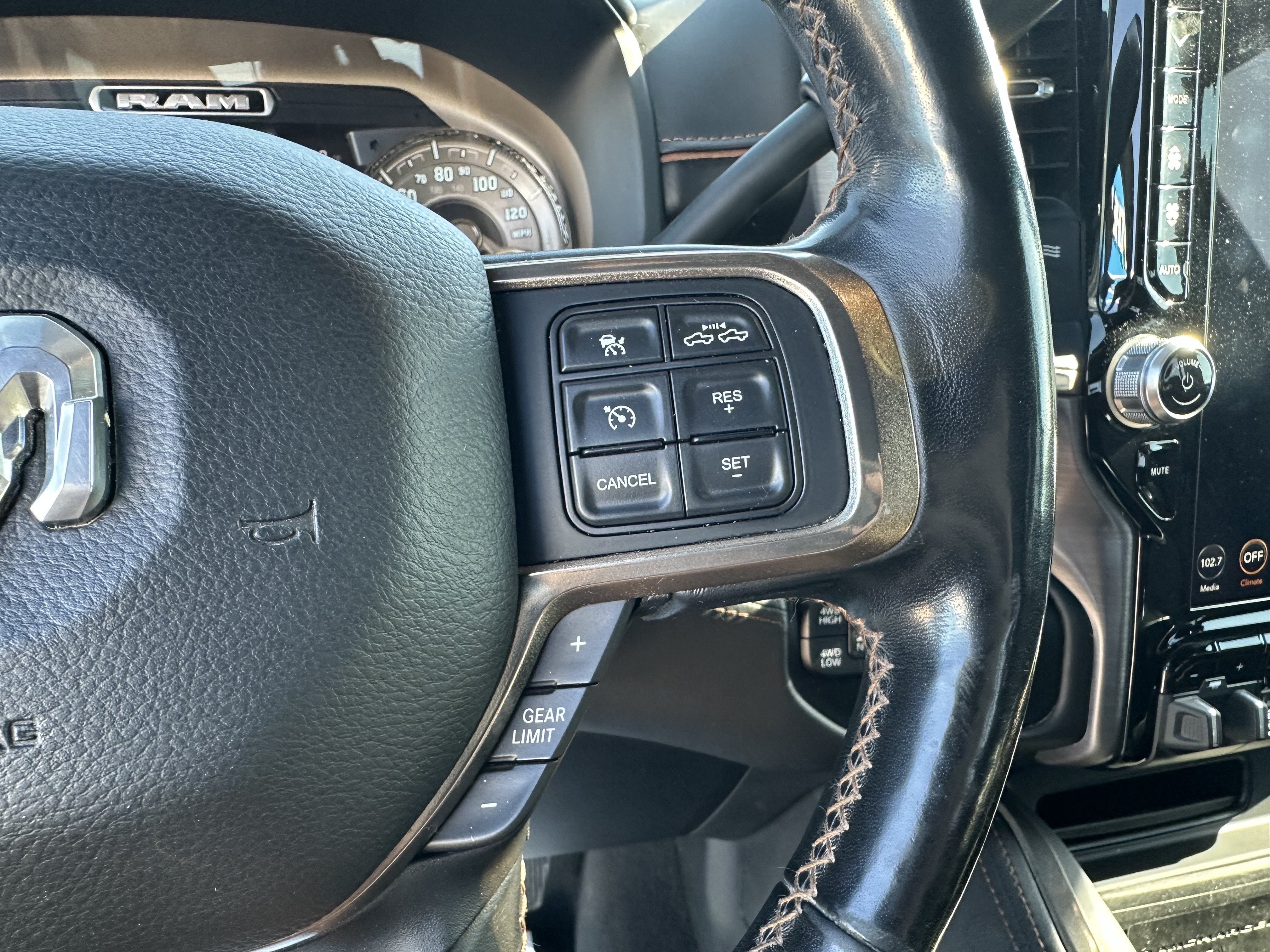 2020 RAM 2500 Laramie Longhorn Crew Cab 4x4 6'4" Box