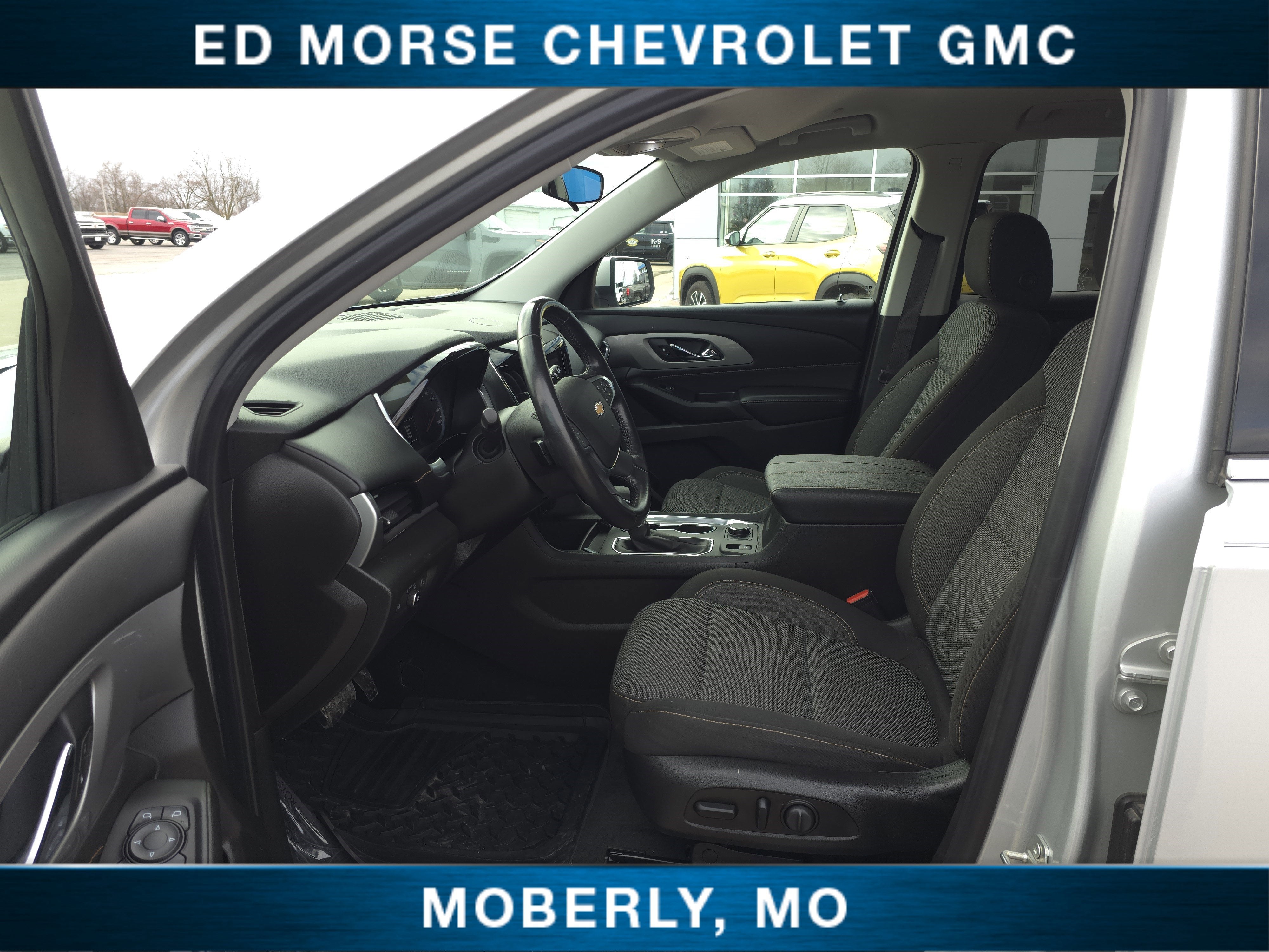 2021 Chevrolet Traverse LT Cloth