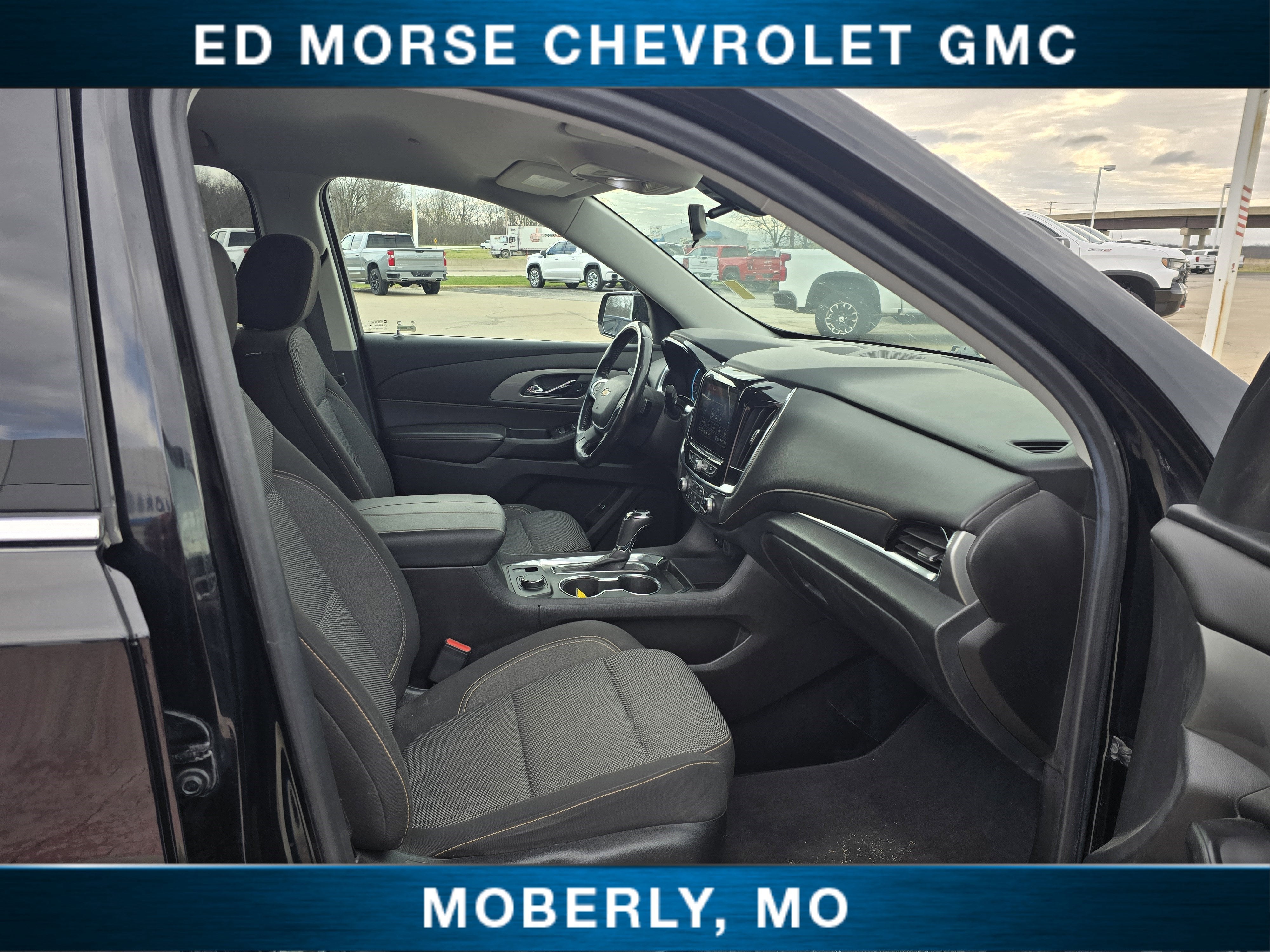 2020 Chevrolet Traverse LT Cloth