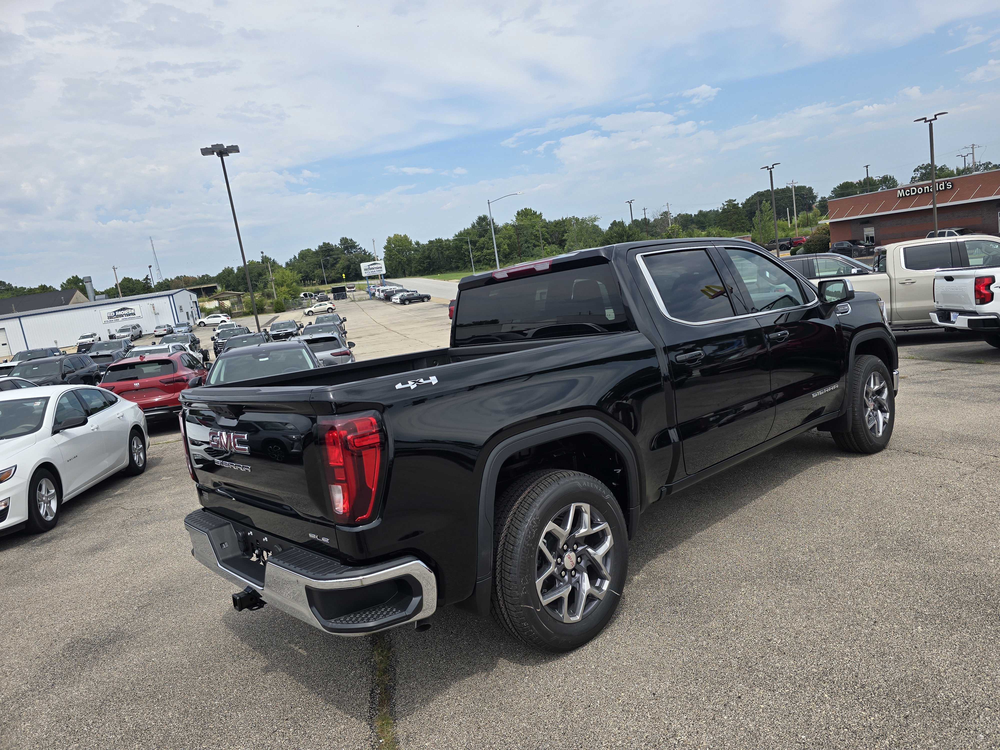 2026 GMC Sierra 1500 SLE